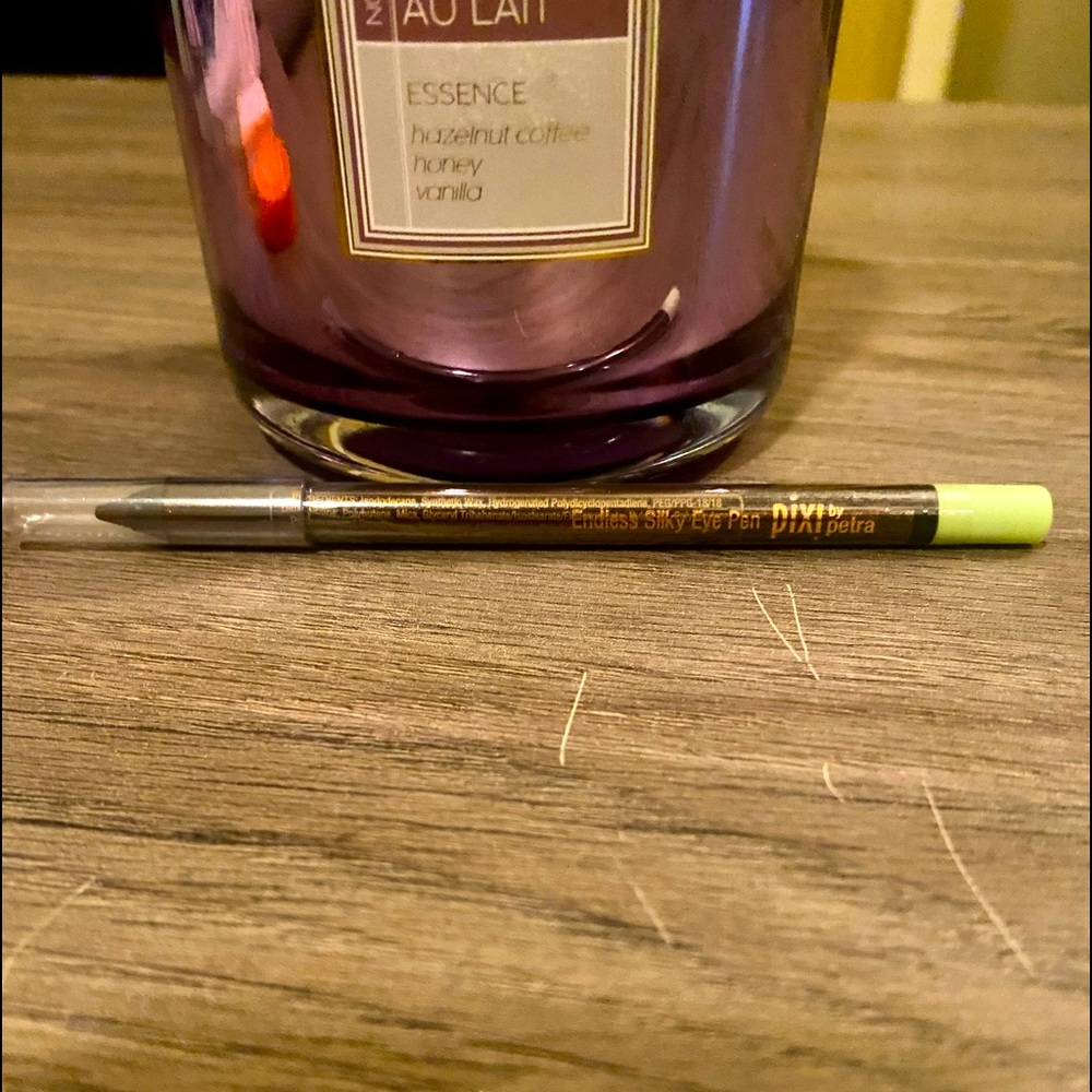 Pixi by Petra Endless Silky Eye Pen in Black Caviar